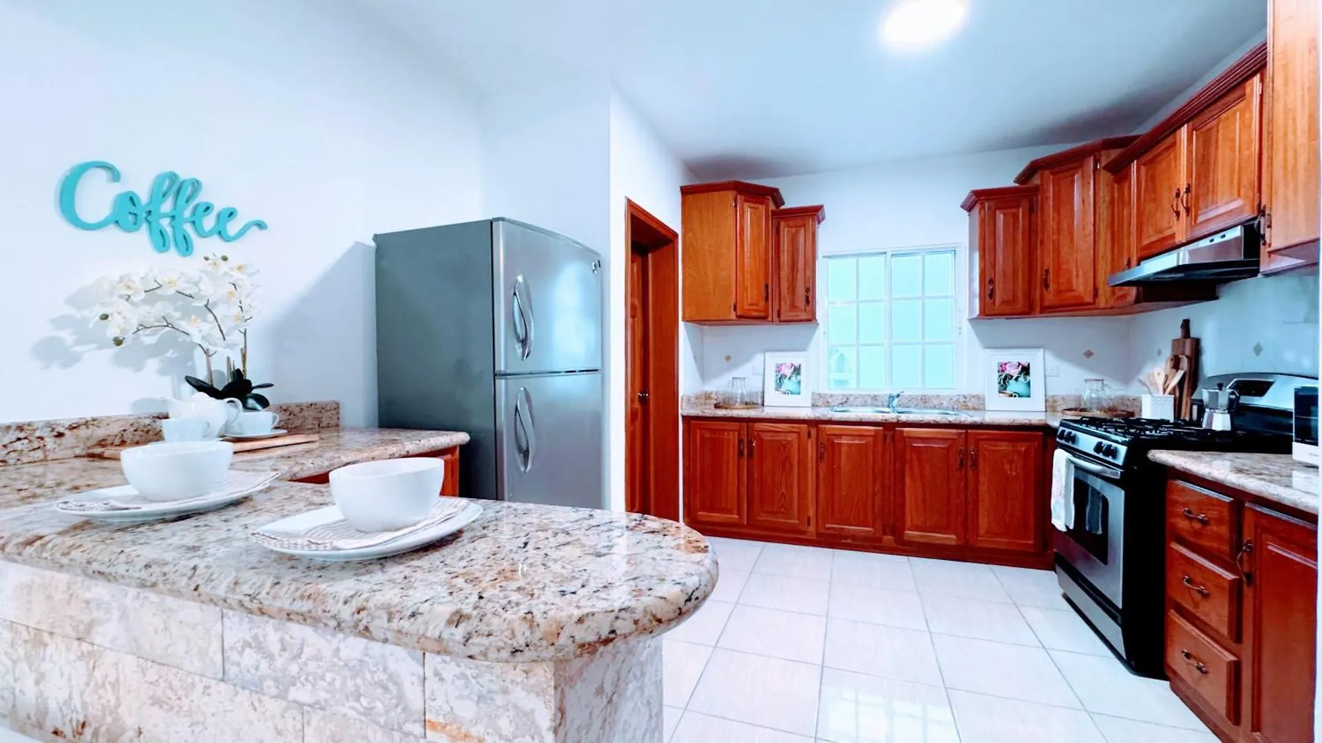 Apartment Walk To Beach, Shops, Dining, Pool View, Fast Wifi Punta Cana
