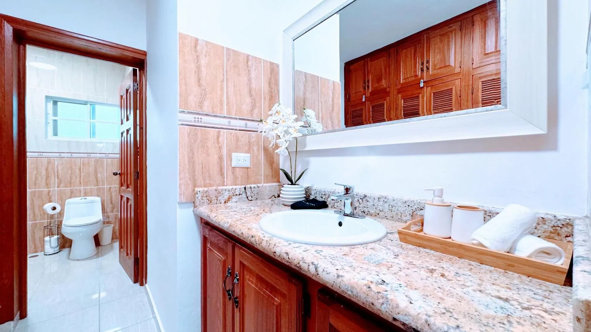 Walk To Beach, Shops, Dining, Pool View, Fast Wifi Punta Cana