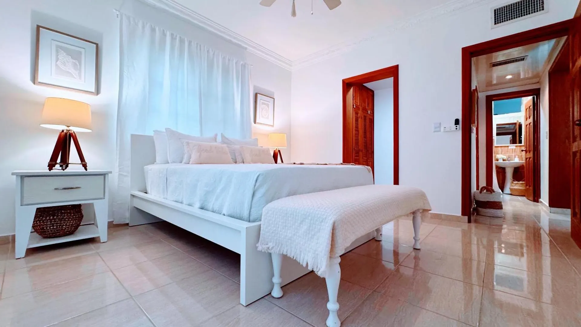 Apartment Walk To Beach, Shops, Dining, Pool View, Fast Wifi Punta Cana