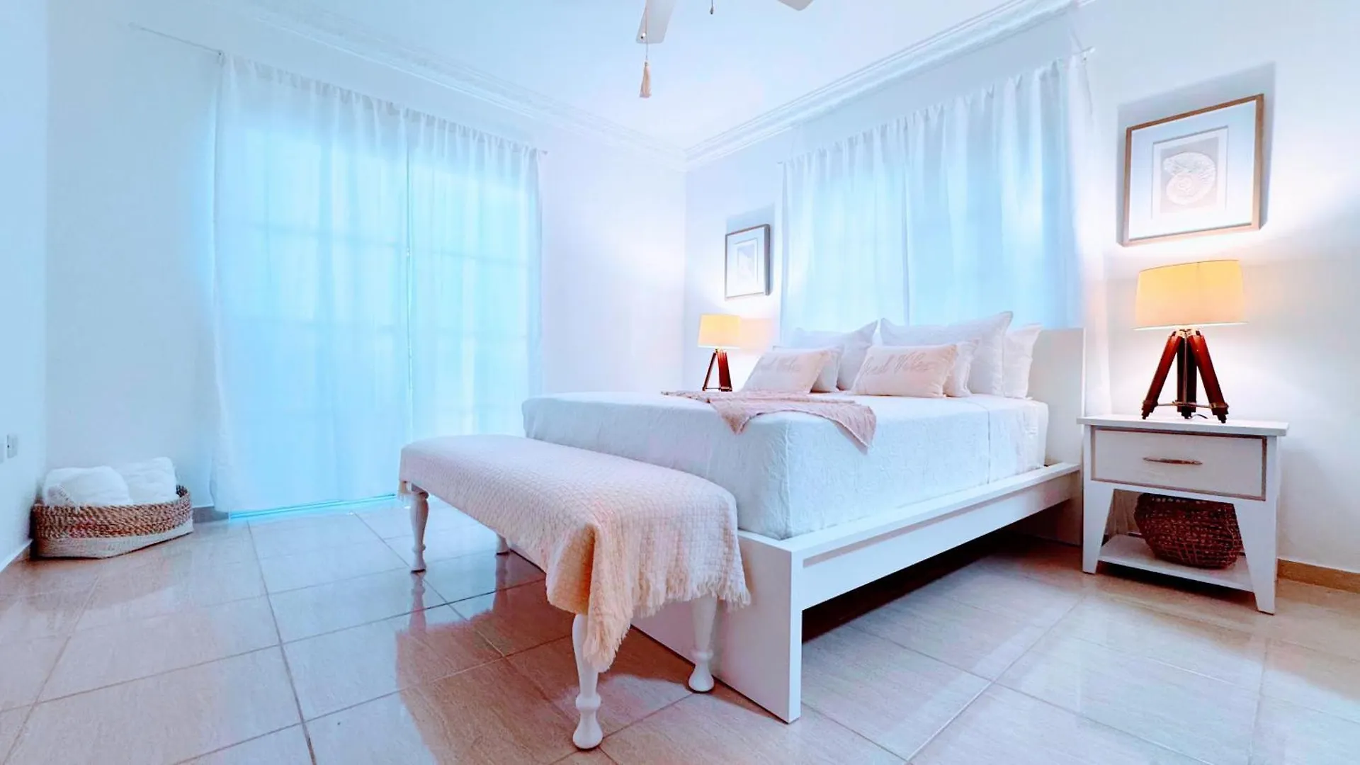 Apartment Walk To Beach, Shops, Dining, Pool View, Fast Wifi Punta Cana Dominican Republic