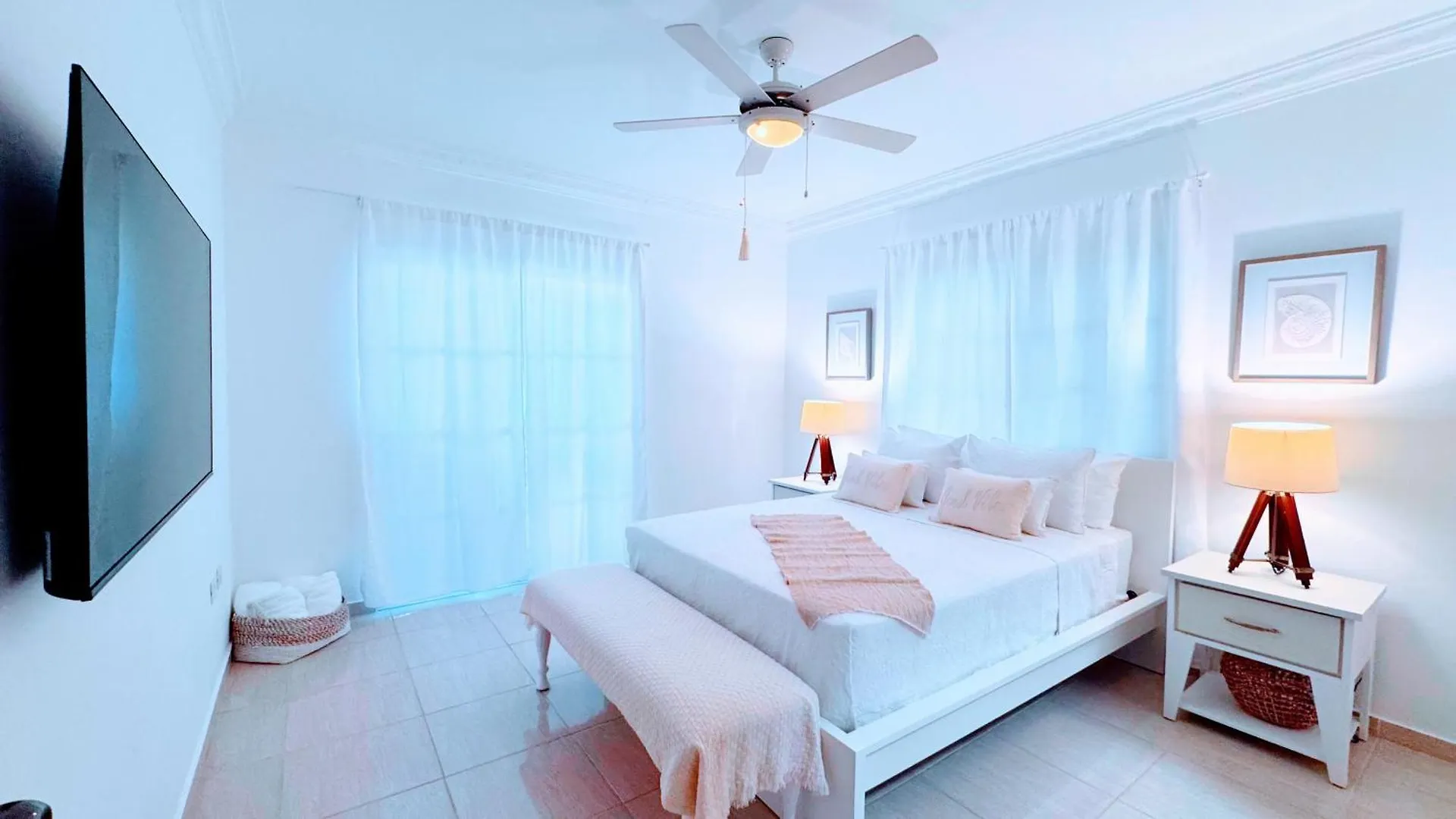 Walk To Beach, Shops, Dining, Pool View, Fast Wifi Punta Cana